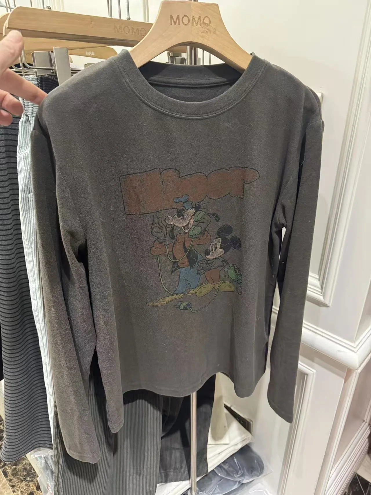 

round Ne Long Sve Fce Lined Letter Print Base irt Top for Women Commute Sle High Waist Loose Fit Regular Length