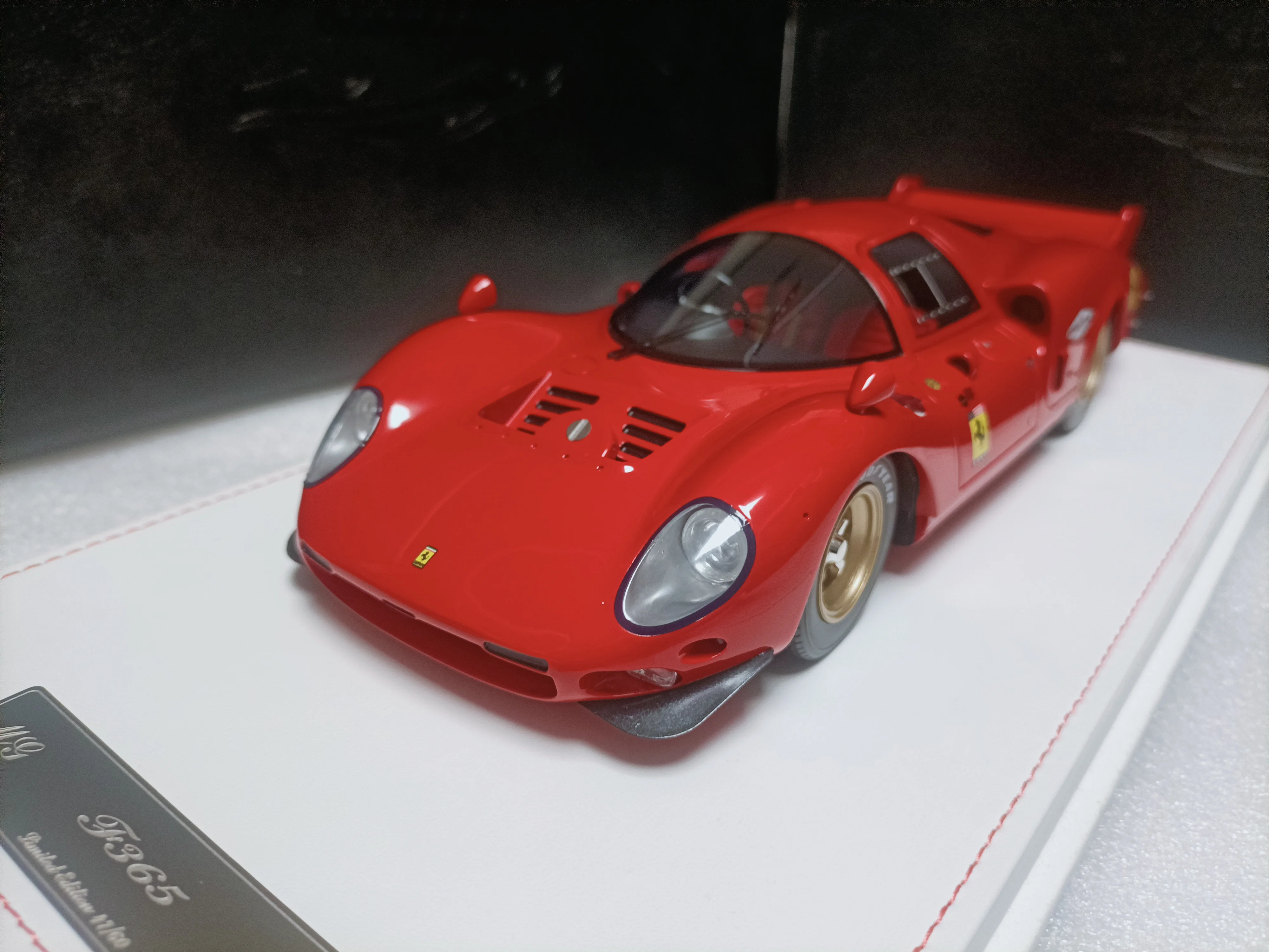 

Модель YY 1:18 365 P2 LM 1966 Red Simulation, ограниченная серия, смола, металлическая статическая модель автомобиля, игрушка в подарок