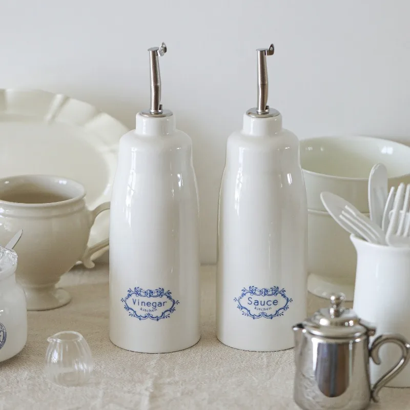 

Ceramic Oil or Vinegar Bottle Dispenser Dispenser Bottle with Stainless Steel Pourers, Suitable for Storage Vinegar, Liquids