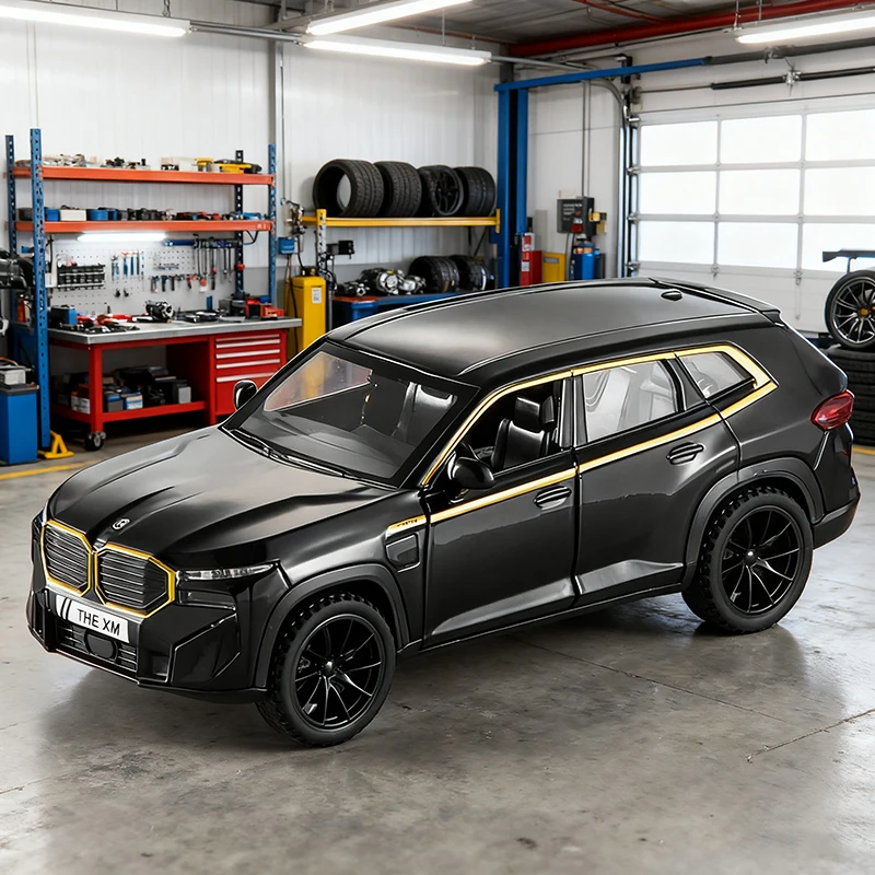 Modelo de coche de aleación XM SUV 1:32, sonido y luz, juguete coleccionable para niños, regalo de cumpleaños