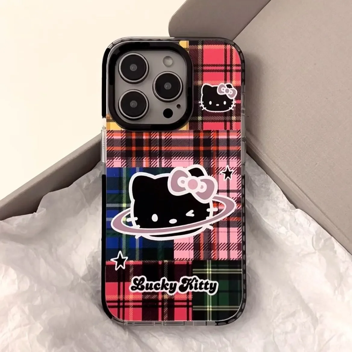 جميل مرحبا كيتي محظوظ حامل جراب هاتف آيفون 16 15 14 12 13 11 برو ماكس XR XS ماكس 7 8 زائد صغير Kawaii Y2K لطيف الغطاء الخلفي