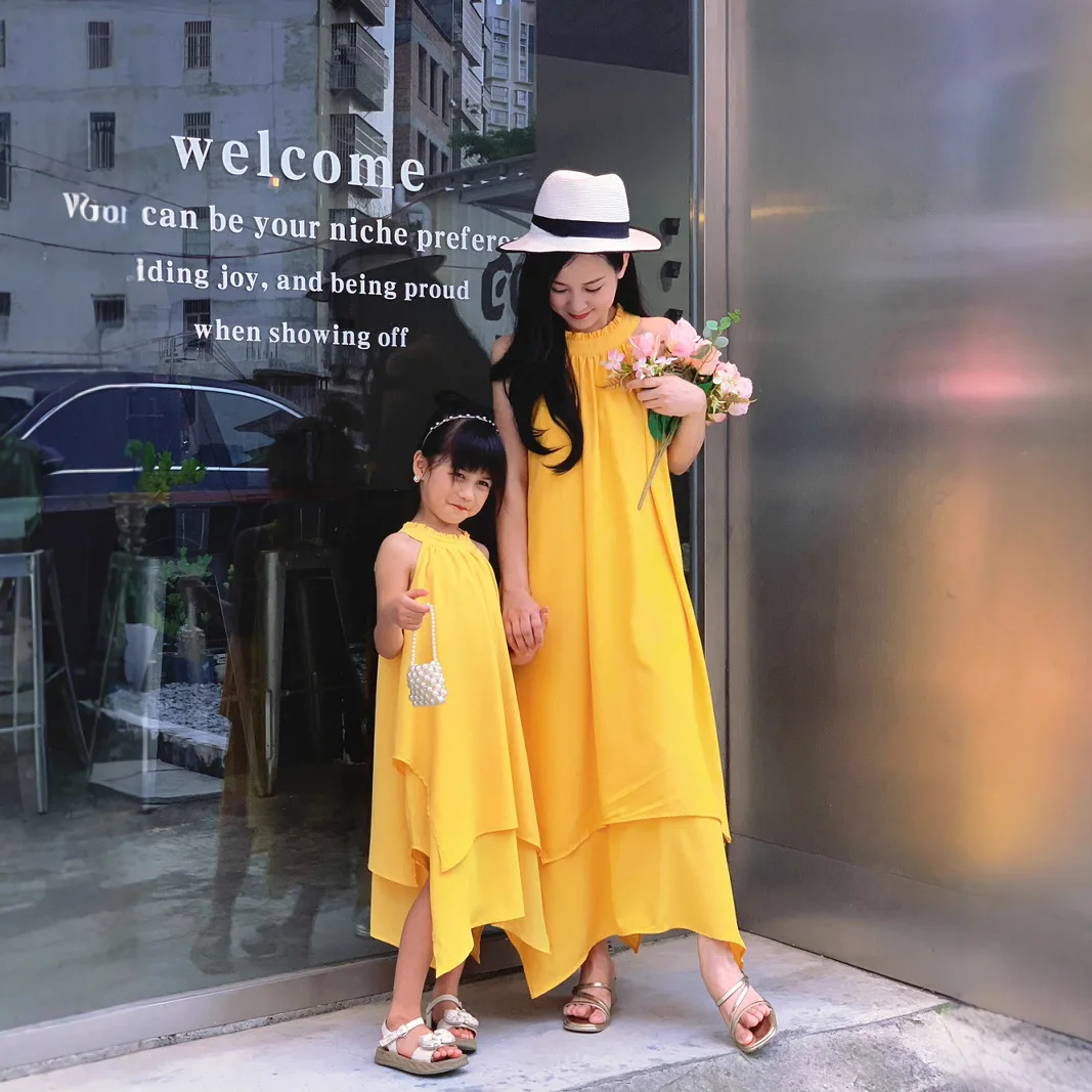 

2025 Summer Mom & Daughter Matching Dress Girls Beach Sundress for Vacation Long Princess Yellow Dresses