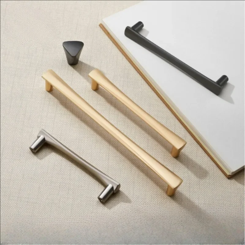 2PC Zinc Alloy Handle Gold Light Luxury Shoe Cabinet Triangular Drawer Small Handle Manufacturer Wardrobe Cabinet  Solid Handle