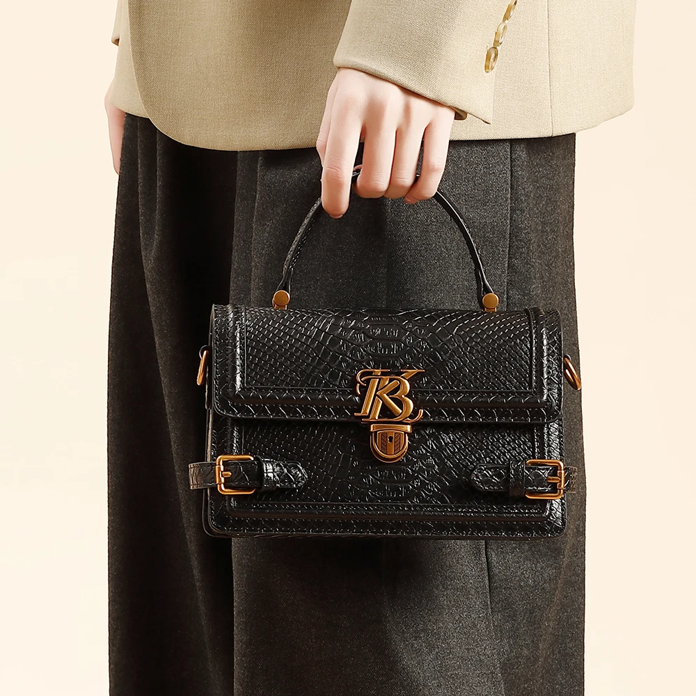 Women's handbag 2026 autumn and winter new fashion snake pattern crossbody bag designer high-end commuting versatile shoulder ba