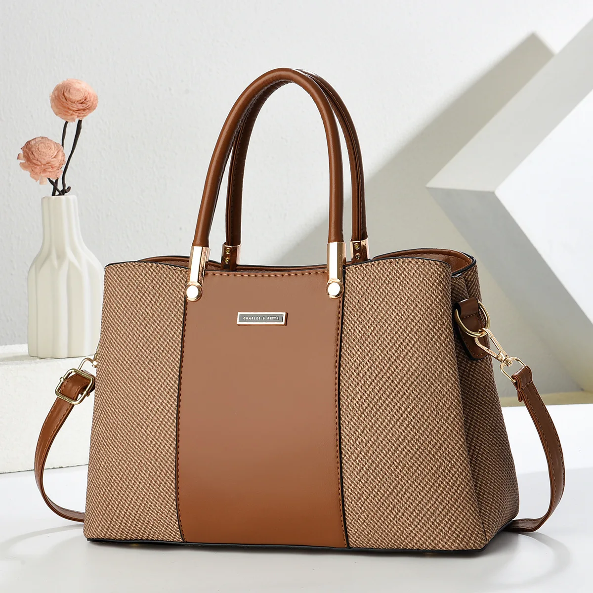 

2025 Designer Versatile Luxury Handbags Crossbody Single Shoulder Bag Fashion Tote Bags Woman