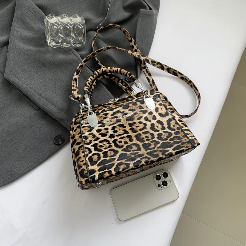 Leopard Print Handbag Women Crossbody Sling Purse 90s Evening Clutch Glossy Party Satchels Exact Replicas Brand Bag on Promotion