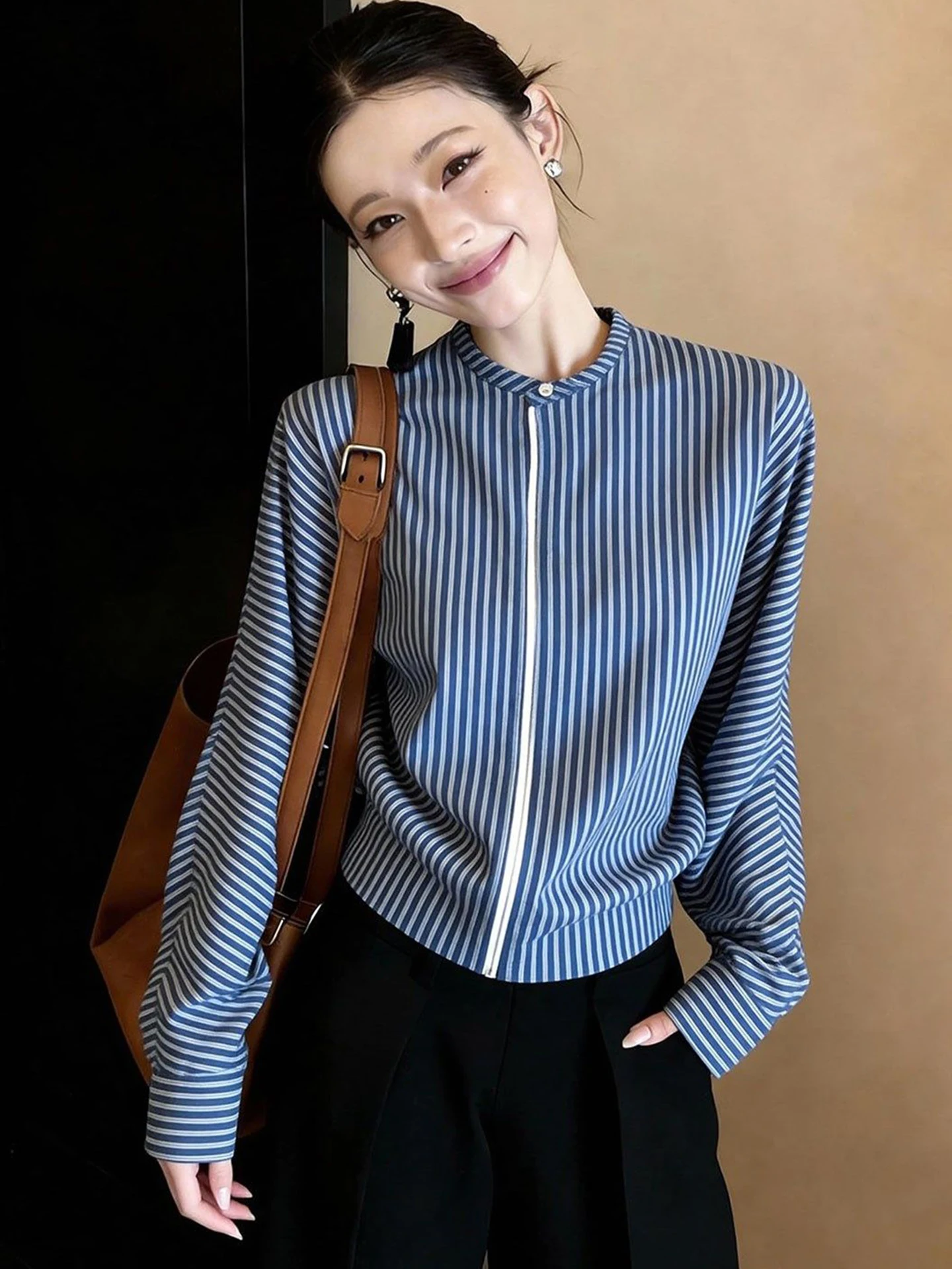 

Fashionable Striped Color Block Long Sleeve Shirt Women's Elegant Slimming Design Spring New Style Commute Korean Version Sil...