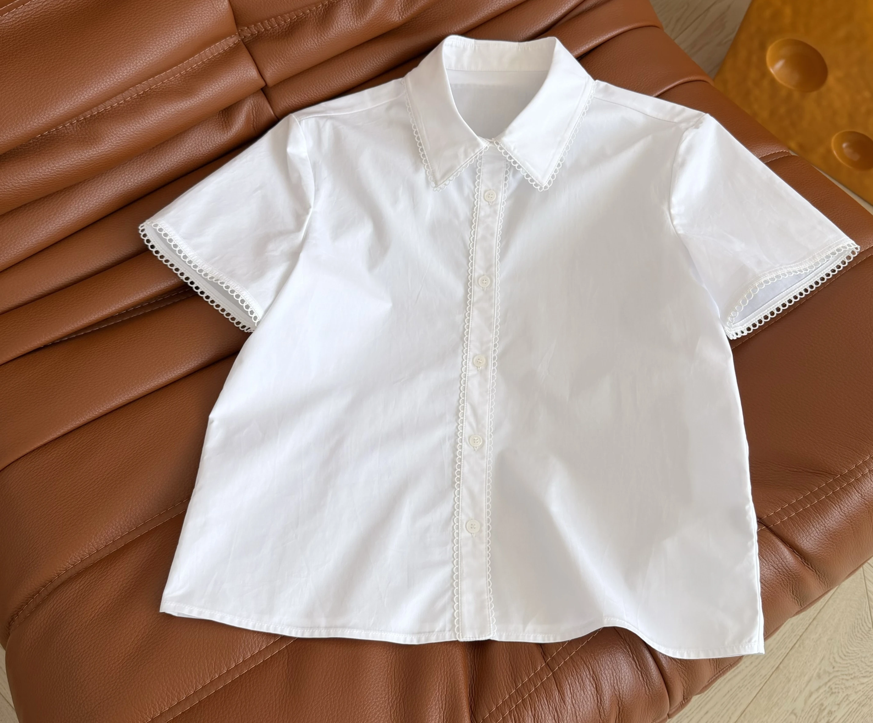 

Белая женская рубашка с коротким рукавом и кружевной отделкой, в винтажном стиле, для повседневной носки, свободного кроя, из чистого хлопка, для офиса