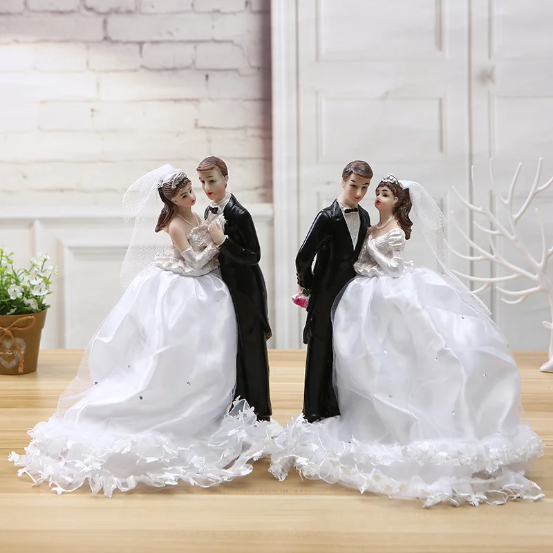 

New Western Wedding Decorations, Ornaments, Bride and Groom, Couples, Romantic Wedding Dresses Home Accessories Figurines