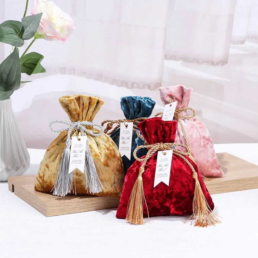 1Pc Fashion Portable Dust Protect Velvet Bag Red and Gold Gift Bags Drawstring Tassel Bag Wedding Party Chrismas Candy Pouches