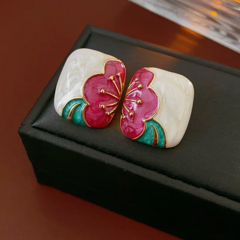 Square Metal Asymmetry Flowers Oil Dripping Earrings European American Style Personalized Fashion Stud Earrings Girls Jewelry