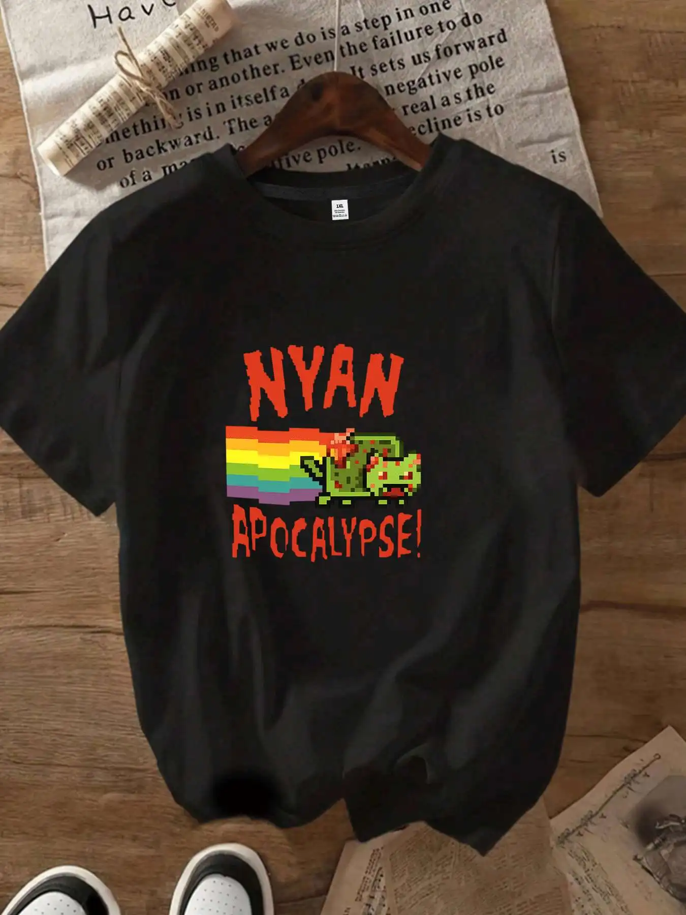 【1147846】 تي شيرت نسائي مقاس كبير برقبة دائرية وأكمام قصيرة مع نصف كم مرن ومطبوعات عصرية #1