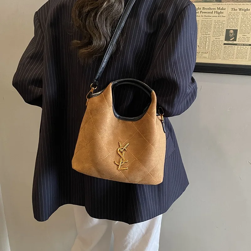 

2025 New Large Capacity Crossbody Bag - Matte Leather Shoulder Purse, Stylish Underarm Clutch, Trendy Daily Handbag for Women