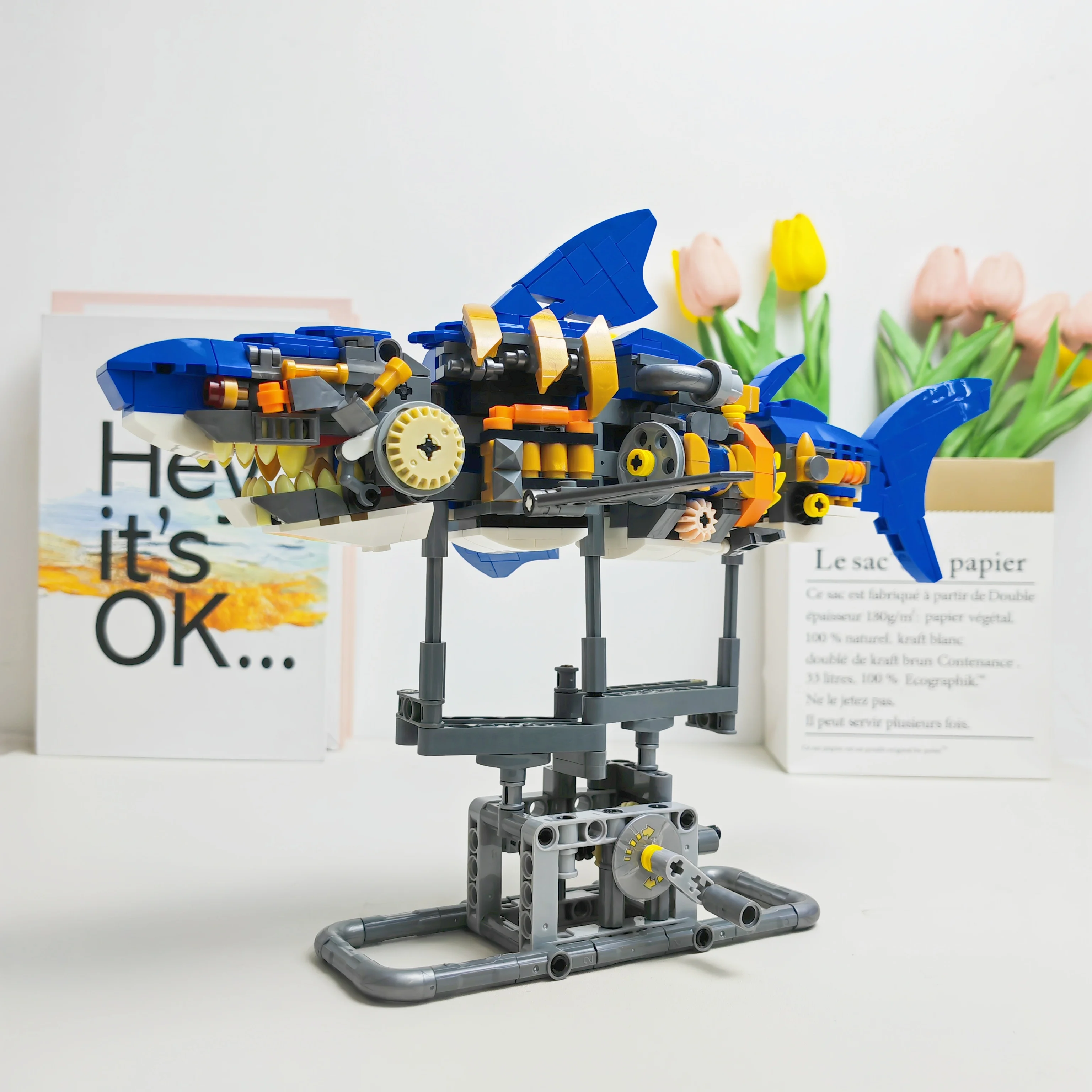 

MOC Creative Mechanical Shark Sea Animal Life Set Display Stand Building Blocks Bricks Model Assembly DIY Toys For Kid Gifts