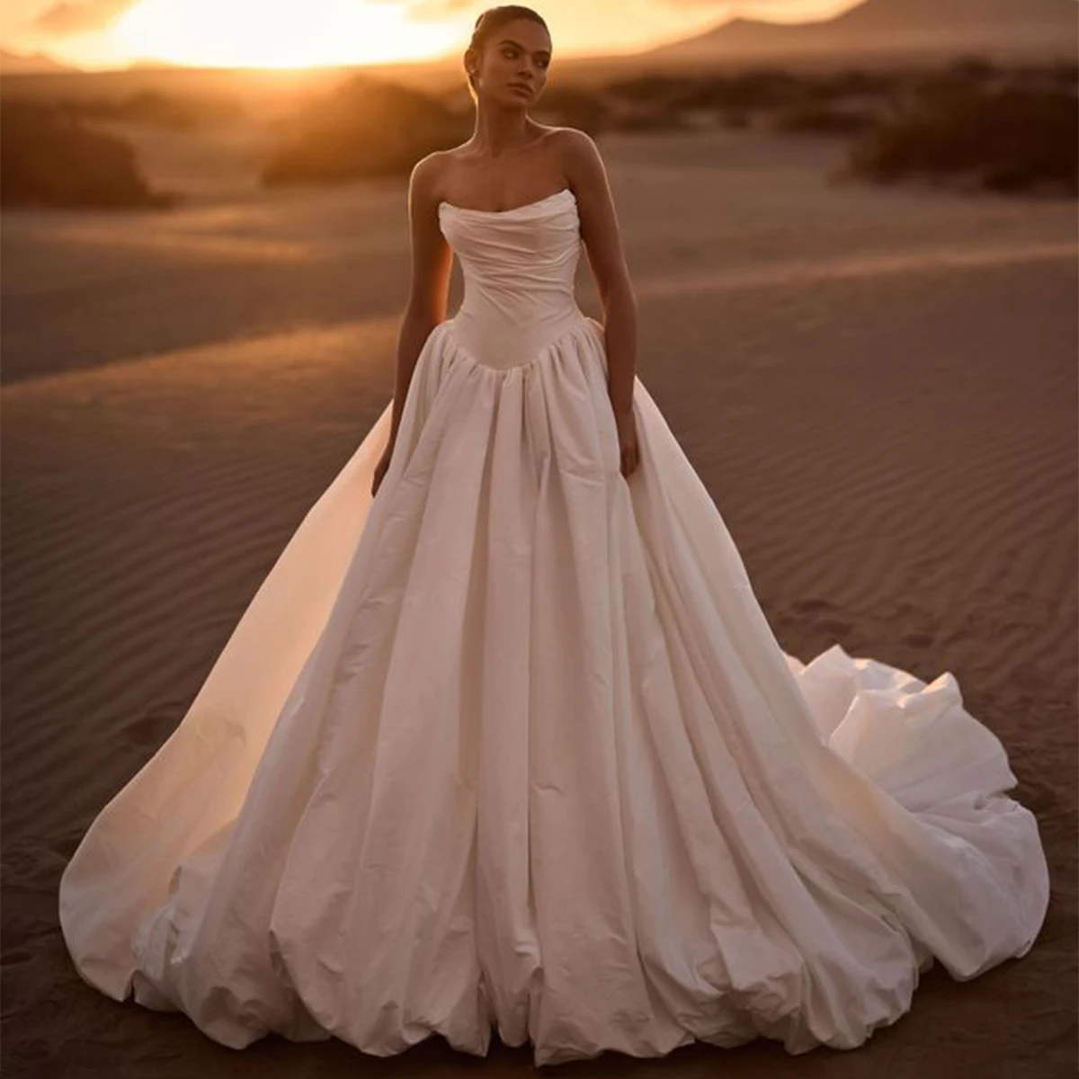 

Beach Satin Puffy Wedding Dress Pleated Strapless Ball Gown For Bride Long Pleated Bridal Party Gown For Women Customized