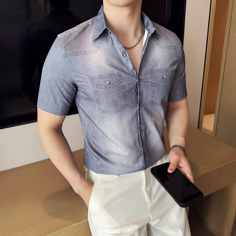 2025 صيف جديد تقليد قميص دينيم الرجال موضة عادية التدرج سليم صالح قصيرة الأكمام تي شيرتات قطن ملابس رجالي 4XL-M