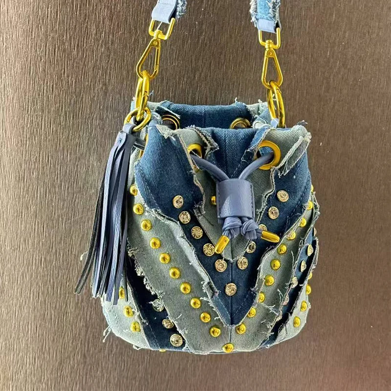 

New Brand Fashion Handbag Retro Rivet Design Bucket Bag Versatile Commute Diamond Drawstring Lady Chain Shoulder Underarm Bag