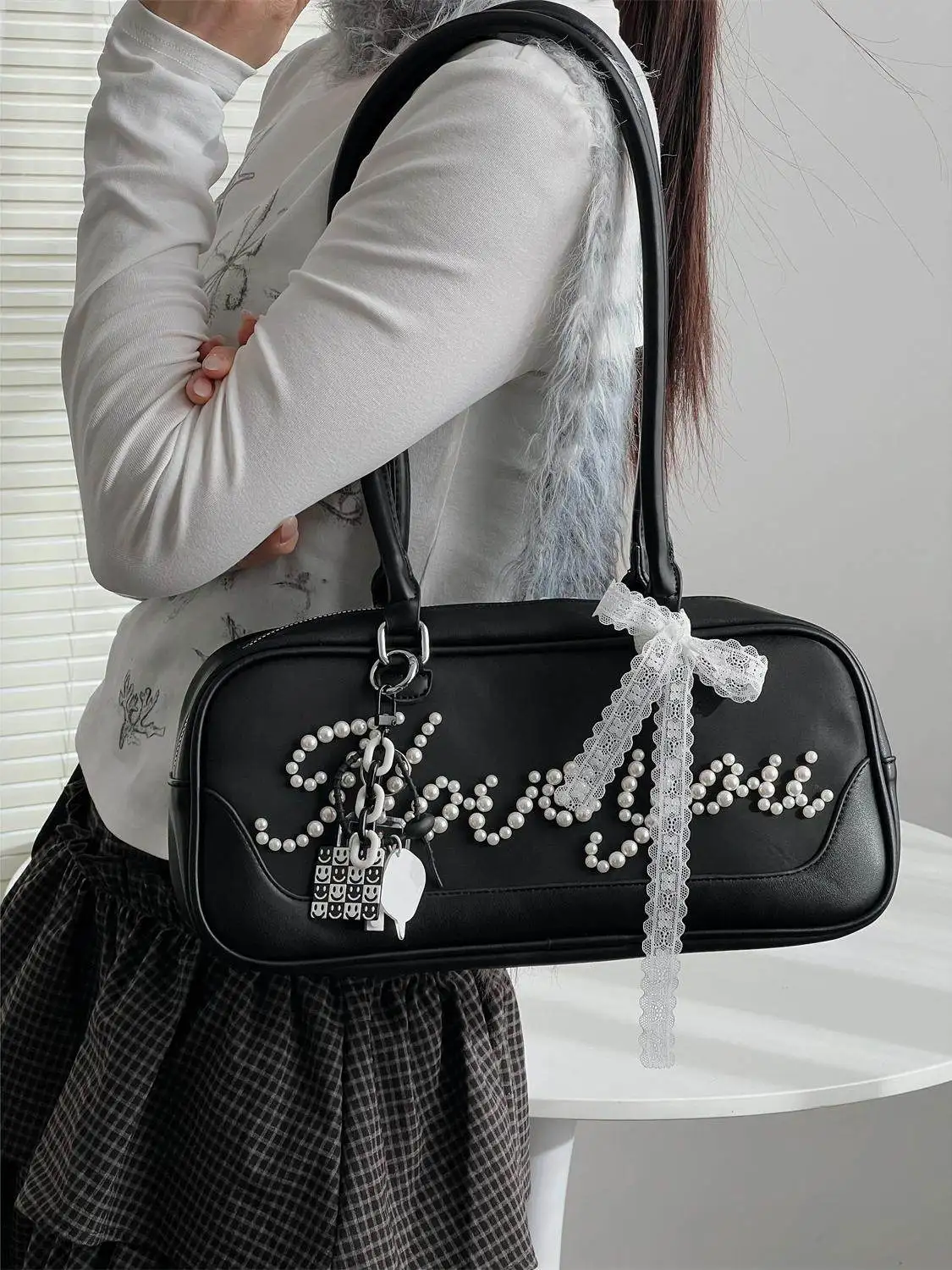

American Original Retro Handbag Y2K Street Handmade Pearl Rivet Fashion Messenger Bag Harajuku Sweet Cool Daily Shoulder Bag