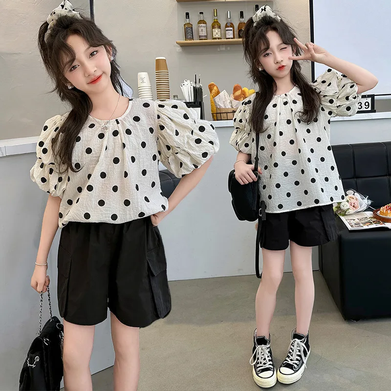 

Girls Suits Set Summer 2024 New Big Children Sports Casual Puffy Sleeve Cargo Shorts Two-piece Set Clothes Suits Simple Casual