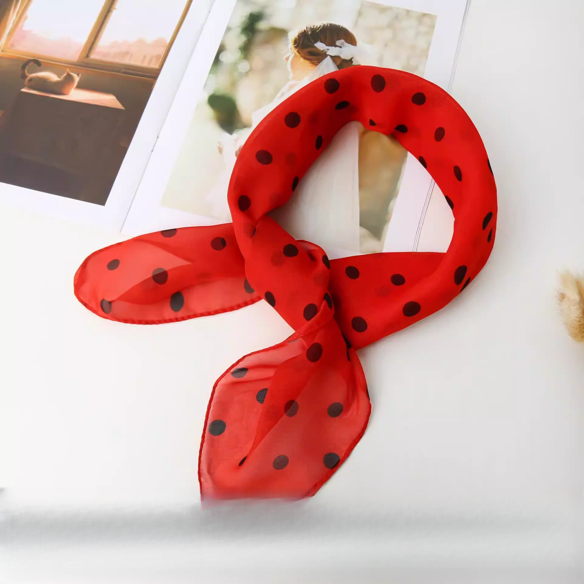 

Шарф в горошек, маленький квадратный, модный, весенне-осенний, женский, для защиты шеи, универсальная бандана, повязка для волос, черный