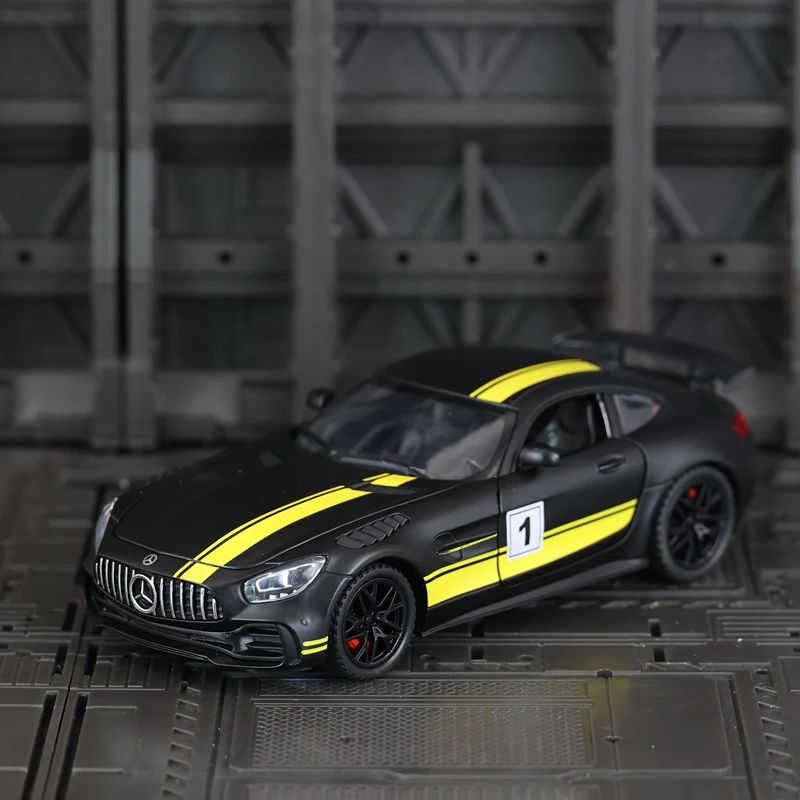 1:32 Mercedes Benz AMG GT-R adorno de modelo de coche de aleación, puertas y capó de motor, el maletero se puede abrir, juguetes eléctricos para niños