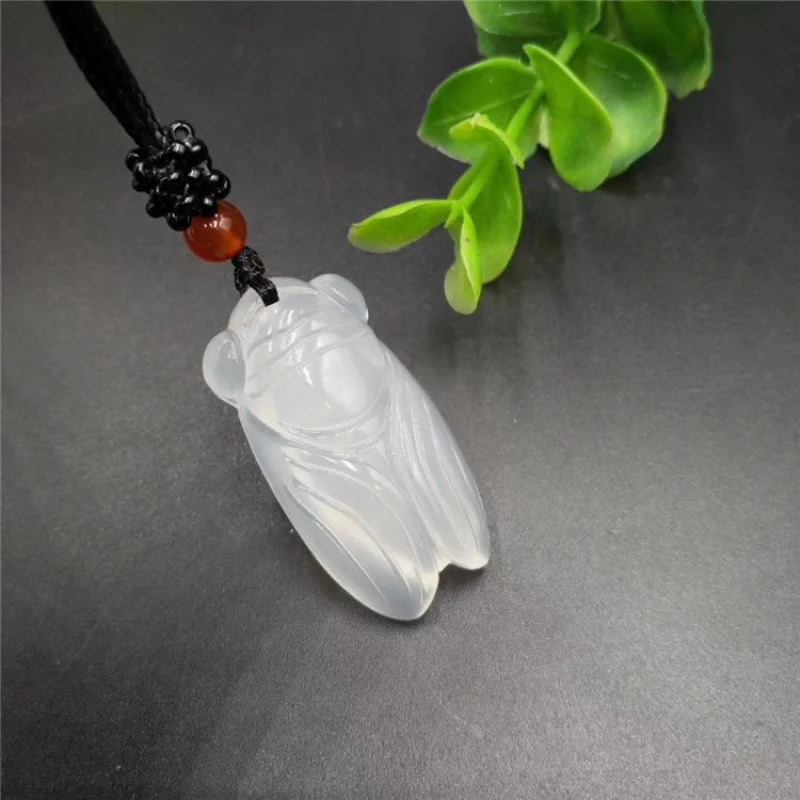 Supply Ice-like Agate Knowing Pendant Chalcedony Make a Great Coup Sweater Chain Agate Pendant Wholesale