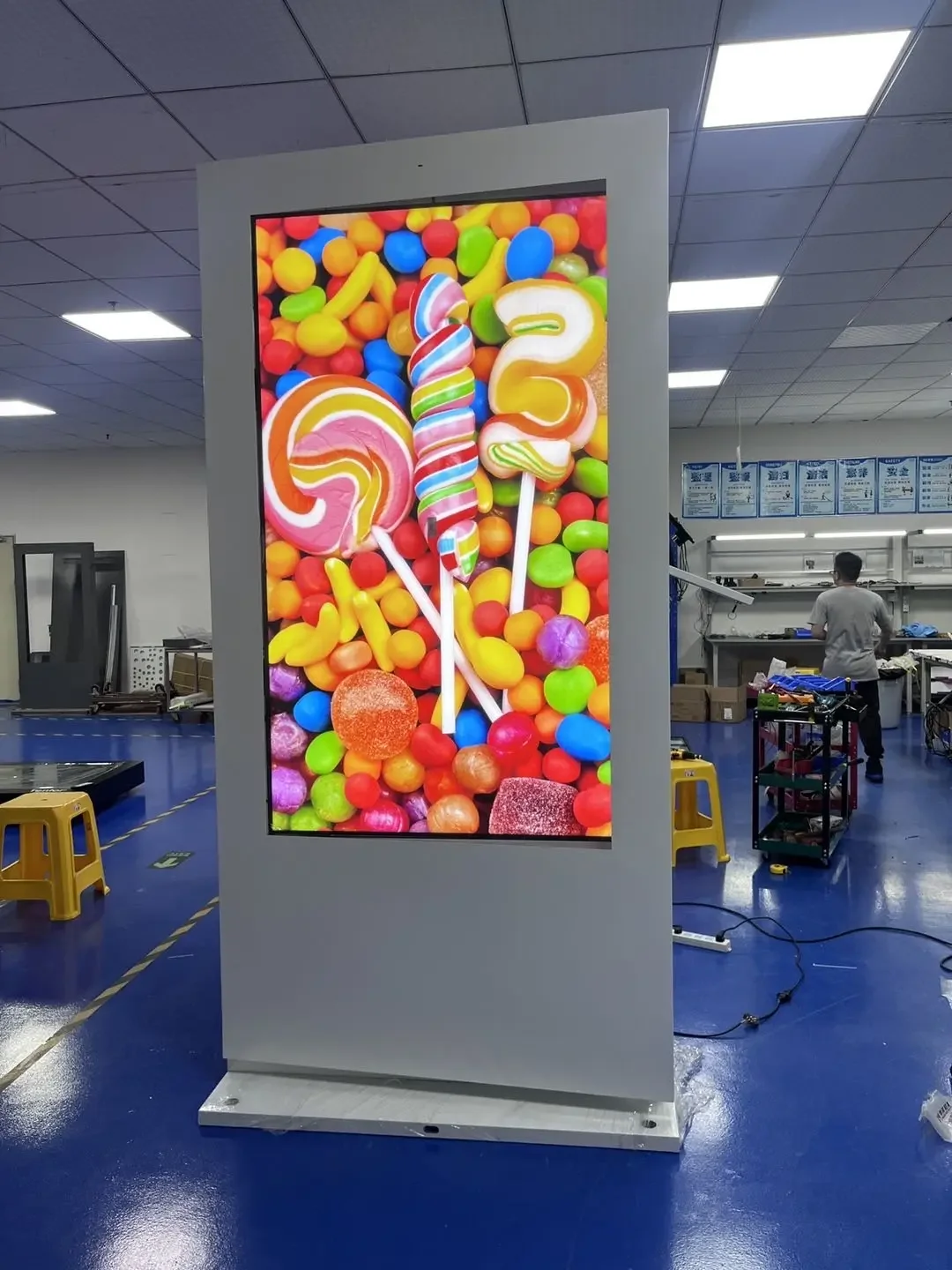 75 Inch 3000Nits Dual Sided Waterproof Outdoor Digital Signage Advertising Display Player IP65 Waterproof Totem for Mall