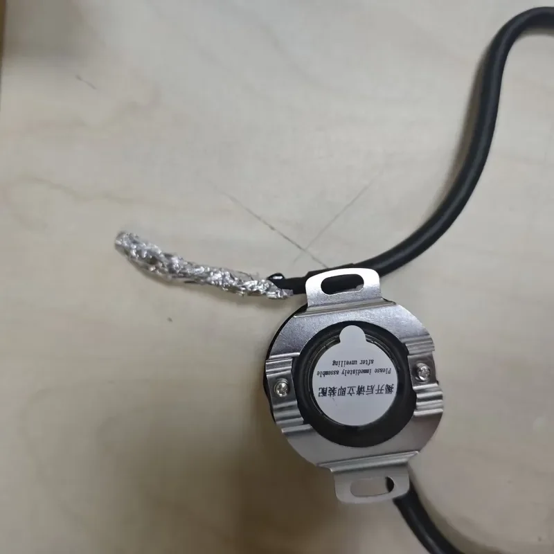 Immagine 4: Nuovo Encoder per Servomotore EI35H8-2500-5P3D5N3TSQ Encoder 2500ppr