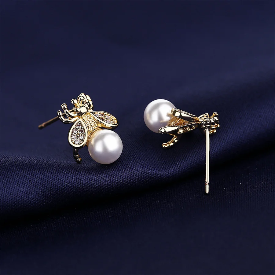 NEW Korean Style Honey Bee Pearl Stud Earrings Women Exquisite Small Elegant Earring Ladies Wedding Party Birthday Jewelry Gifts