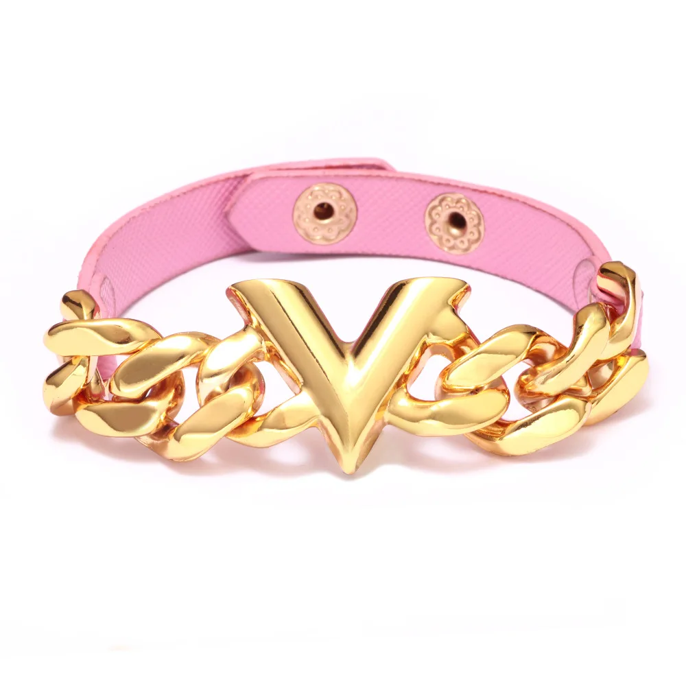 PU leather bracelet letter V metal chain personalized and fashionable bracelet light luxury couple bracelet