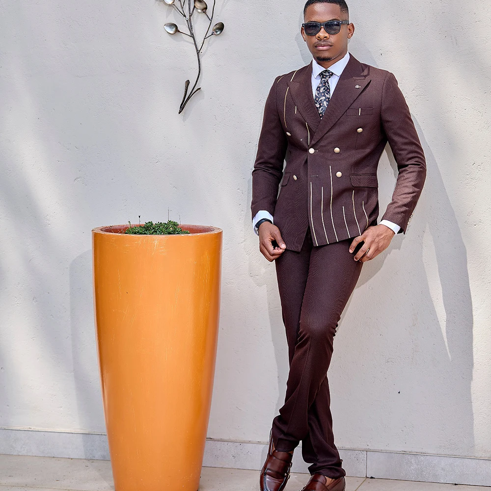 

Classic Men's Suits 2 Pieces Peaked Lapel Double Breasted Brown Evening Party Suit Gold Button Prom Blazer Slim Set Customized
