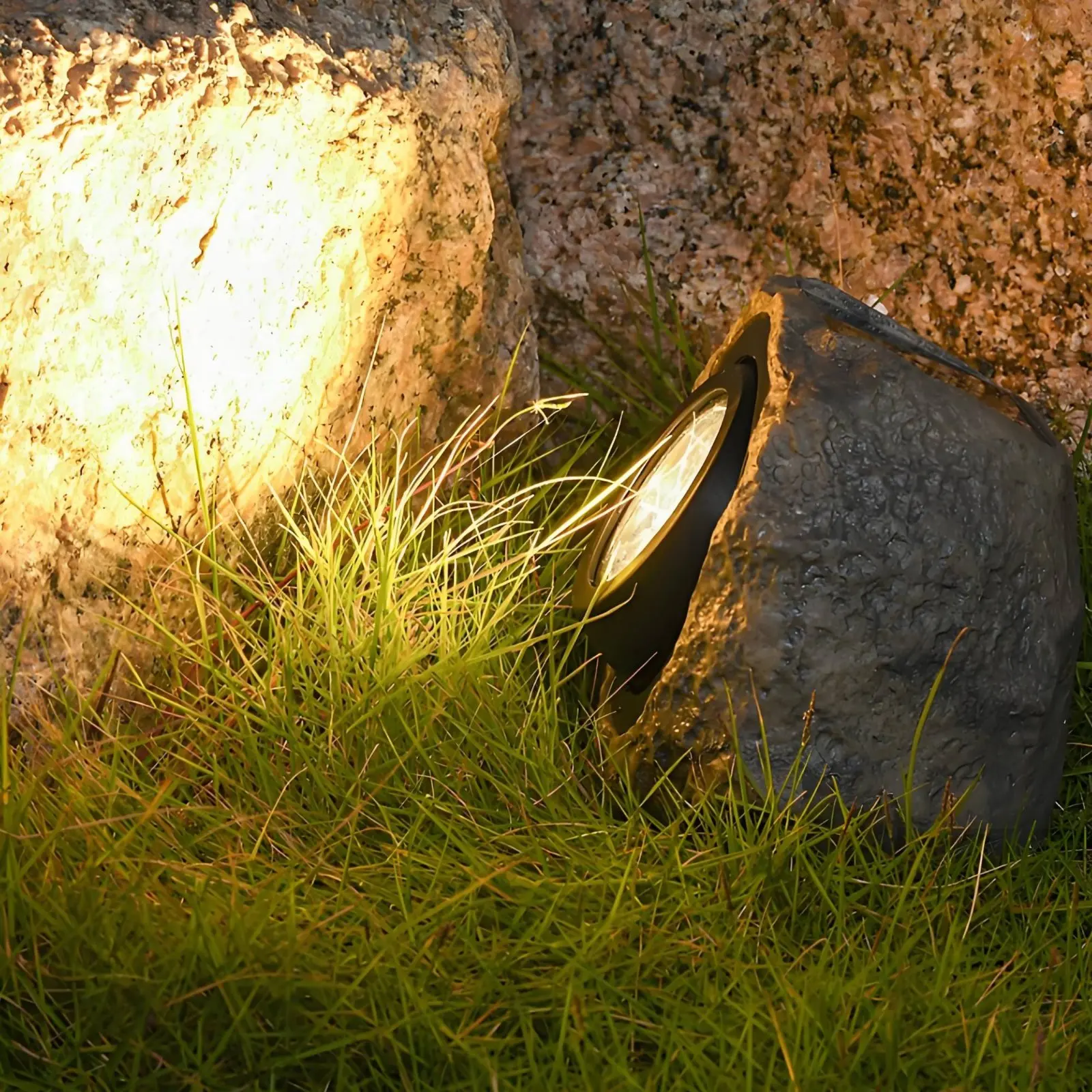 

2 Pieces Solar Rock Light Weather Resistant Solar Rock Lamp Yard Decor Light Wireless Outdoor Lighting Warm White LED for Patio