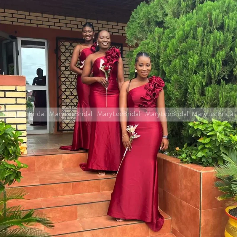 

Бордовые платья подружки невесты на одно плечо с оборками, длинное атласное платье русалки на заказ, свадебное платье, платья подружки невесты 2026