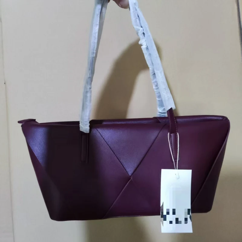 

ZNew women's tote bag, fashionable and versatile, with woven decoration, large capacity, zipper, handbag and shoulder baghandbag