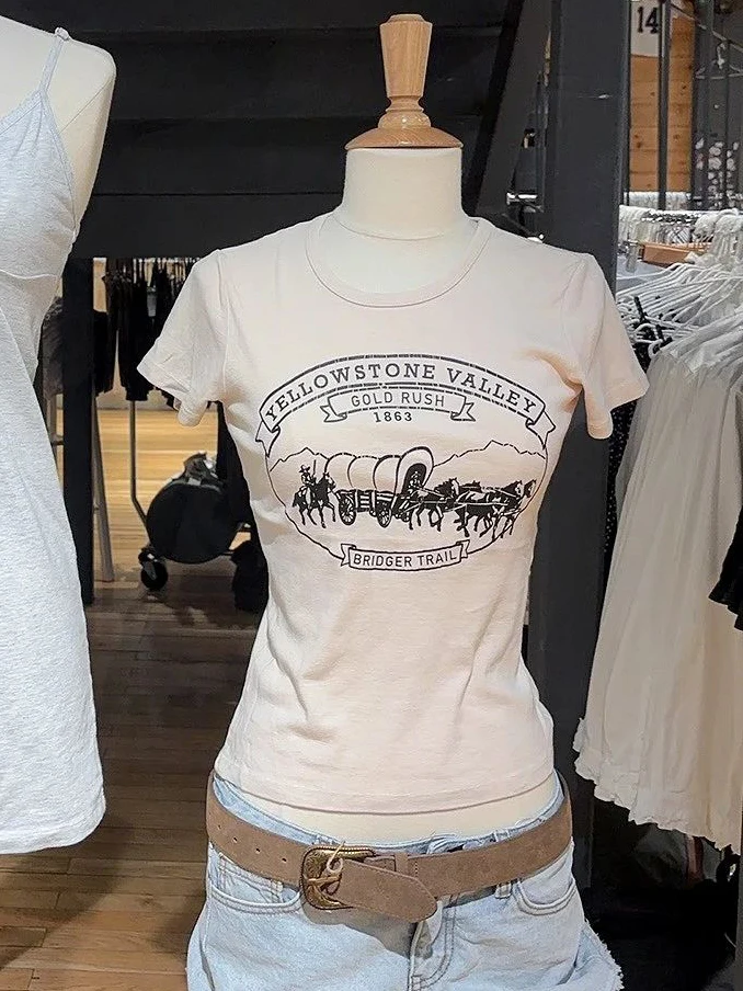 

Тонкая футболка с принтом Carriage, женская летняя хлопковая футболка с круглым вырезом и короткими рукавами, женские винтажные милые бежевые футболки в консервативном стиле, новинка