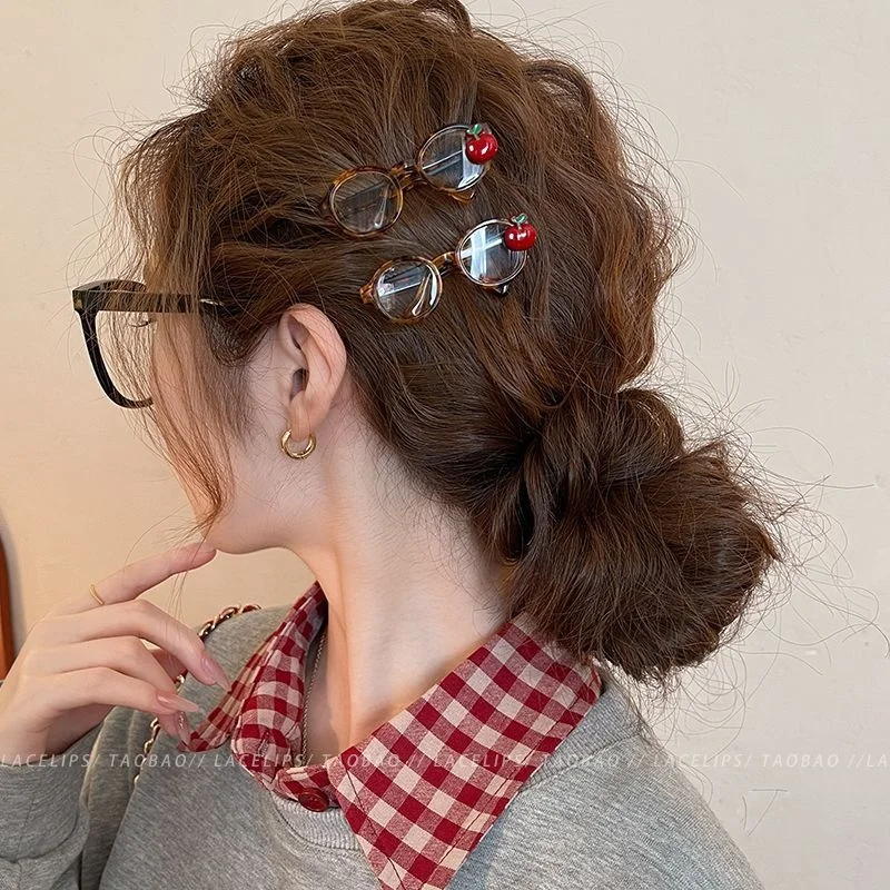 

2025 New Forehead Broken Hair Bangs Clip Cute Glasses Hairpins Side Clips Woman one-line Clips