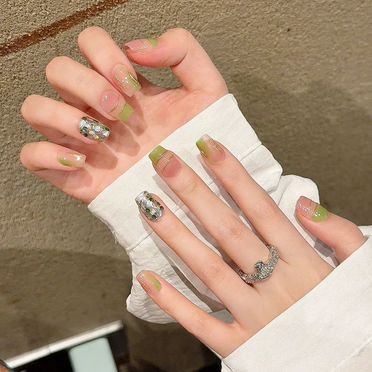 10 stuks handgemaakte groene fee druk op nagels nep nagel gradiënt glitter herbruikbare kunstmatige volledige dekking nagel tips kunst manicure nagel