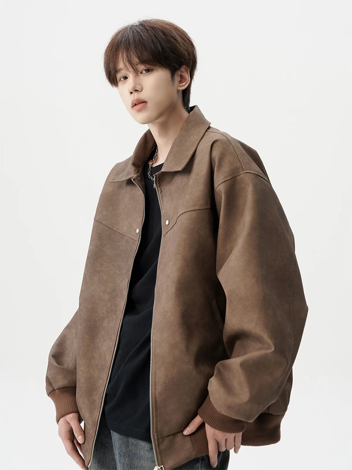 

Мужская мотоциклетная куртка из искусственной кожи в американском ретро-стиле, коричневая, для весны, осени и зимы, модная, премиум-класса, стильная, американская кожаная.