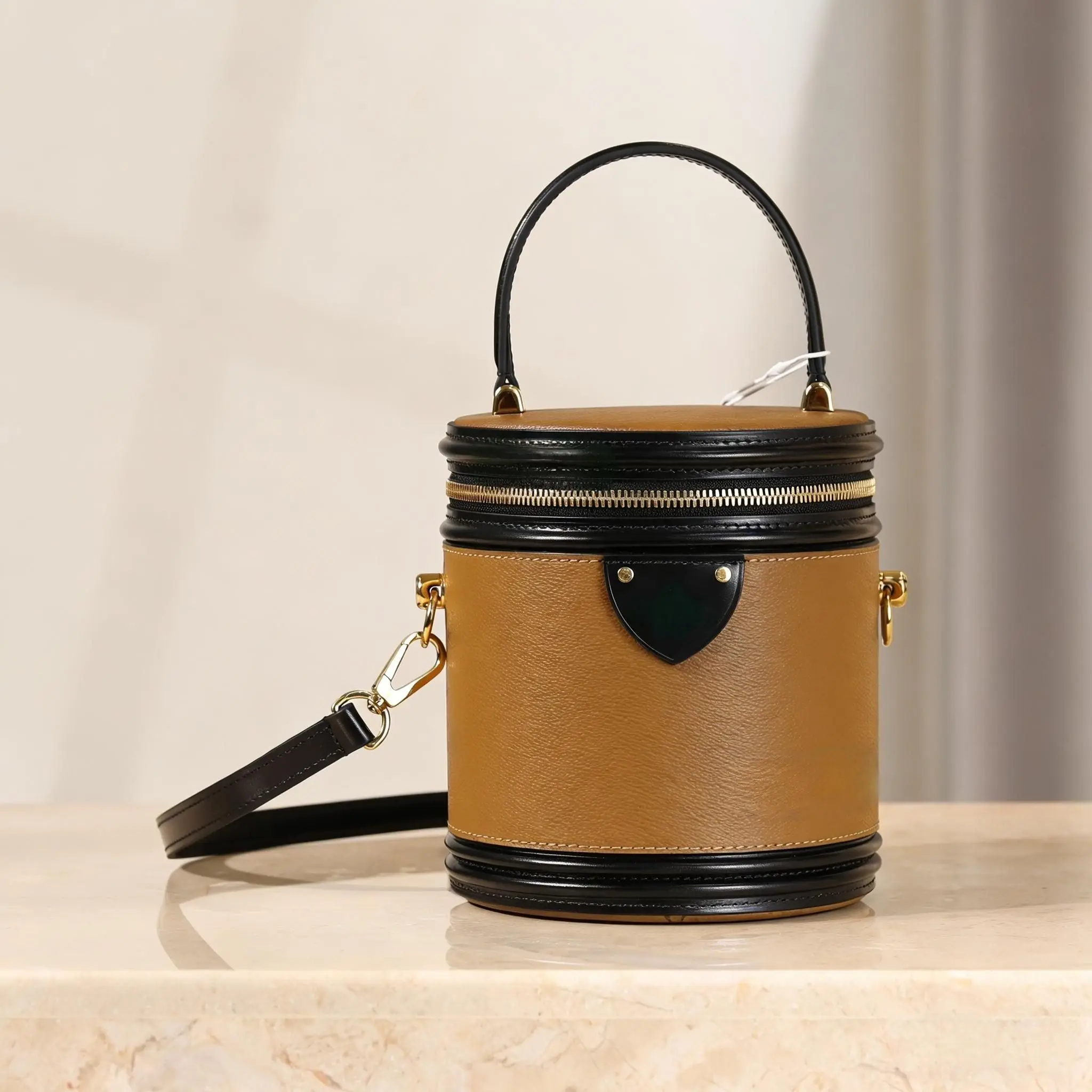 

Caramel & Black Leather Cylinder Bag with Top Handle, Retro Luxury Handbag for Daily Wear & Style Matching