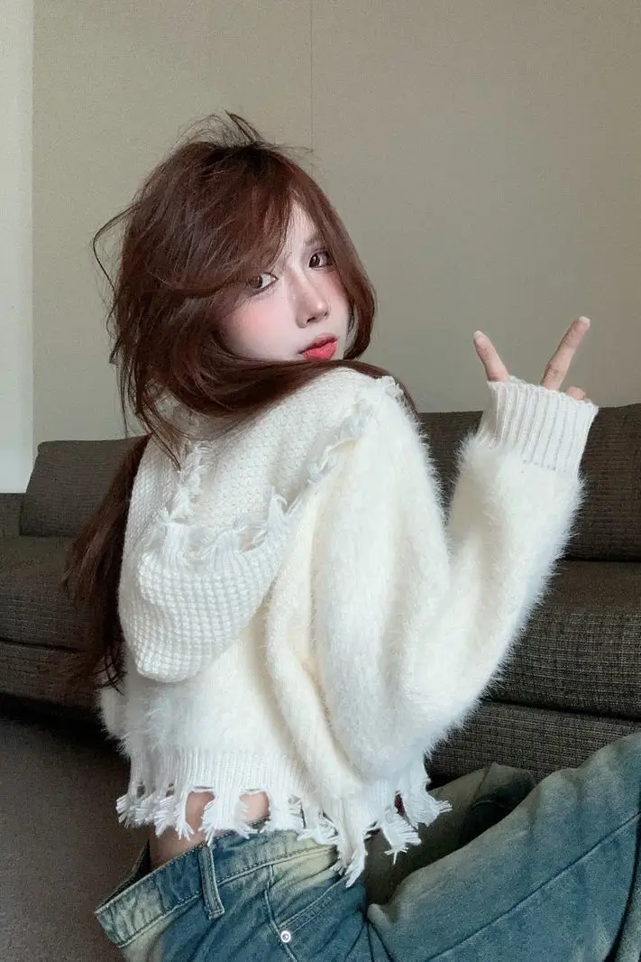 

​​2025 Hooded Knit Coat Women Plush Fleece Soft Thermal Winter Short Length European Chic Youthful Tone Outerwear Urban​​