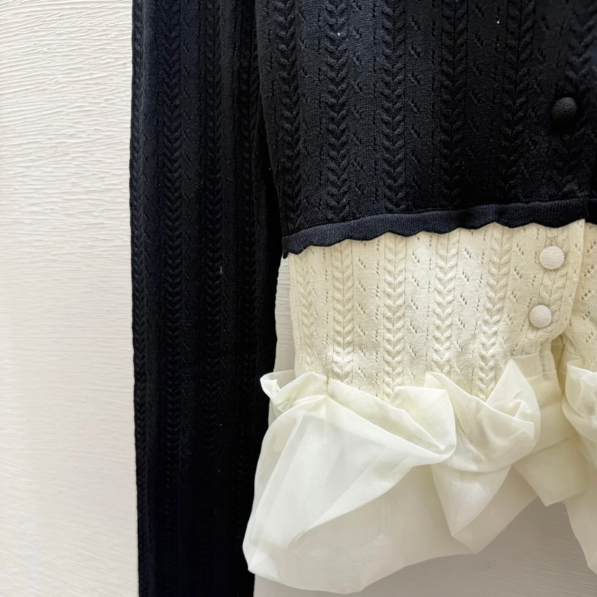2026 High quality women's wave neck spliced mesh hem long sleeved top autumn--2691753