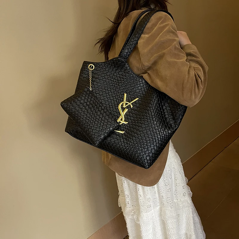 

Vintage Elegance Redefined Women Handbag Luxury Leather Crossbody Bag High End Shoulder Tote Designer