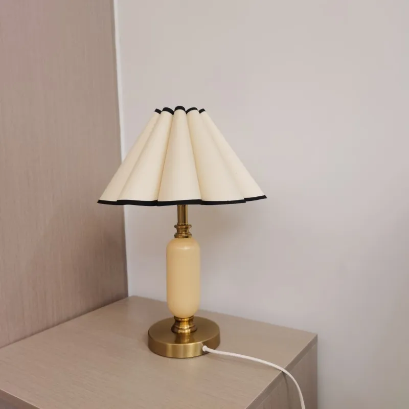 

Retro American Pleated Dimming Touch Light Book With Simple Decoration For Tenants' Rooms, Warm Nordic Lighting Fixtures