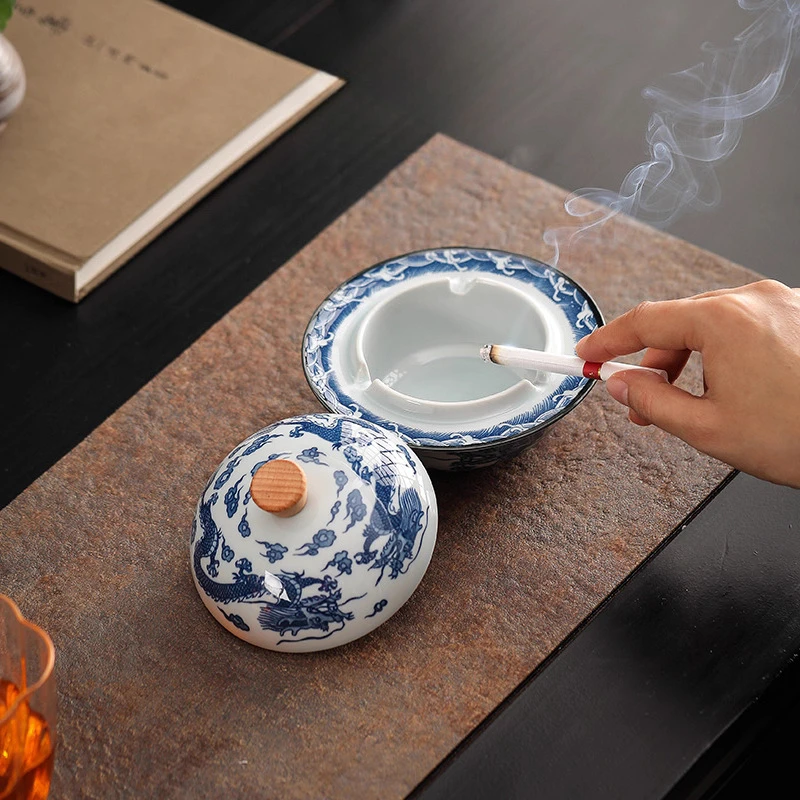 

Chinese style Ceramic With Cover Ashtray Home Living Room Office Decoration Creative Anti Fly Ash Blue White Pattern Ashtray 1Pc