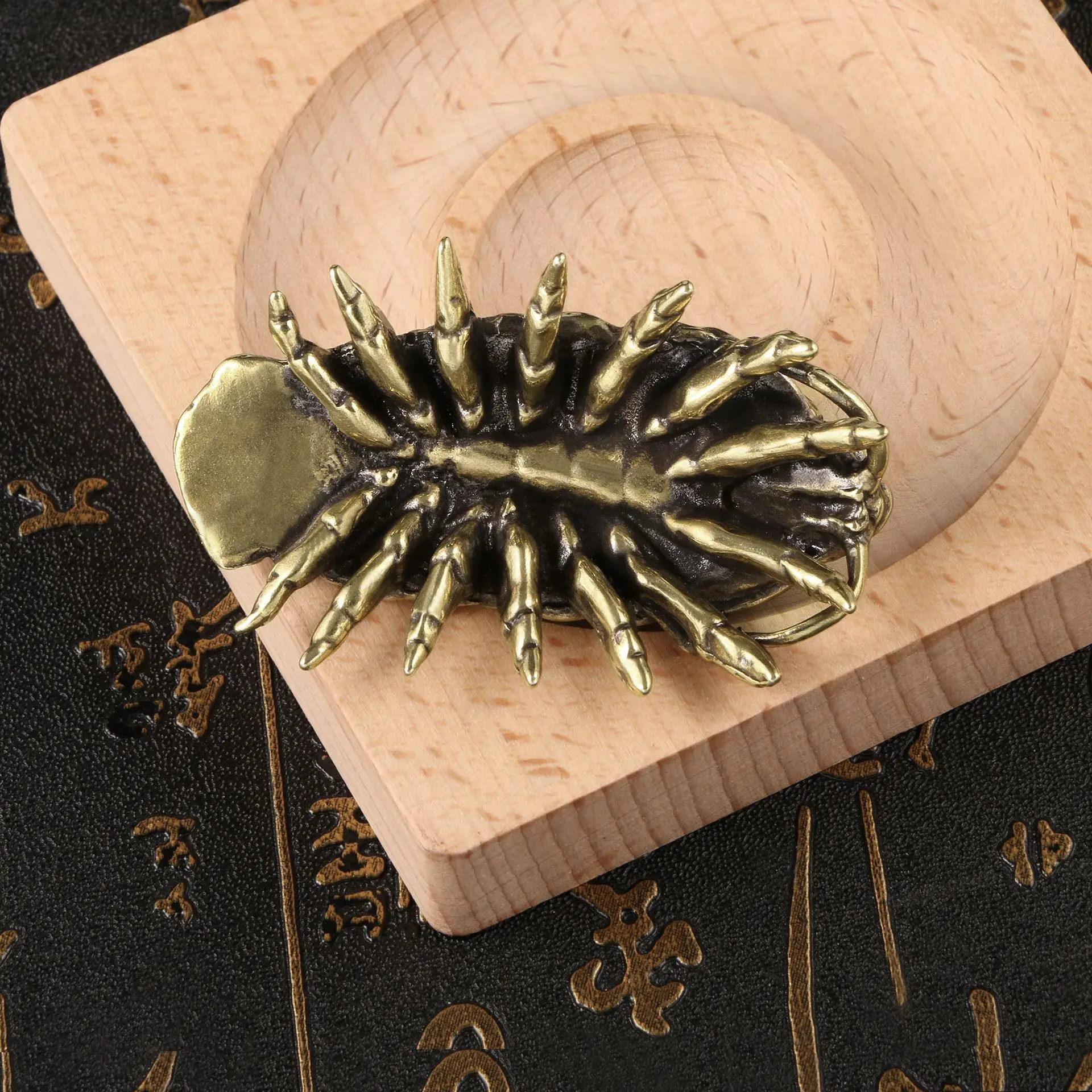 Giant Isopod Brass Decorative Figurines Prehistoric Marine Life Metal Figurine High Quality Copper Ornaments Desktop Decoration