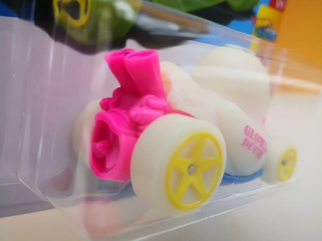 Autentico Mattel Hot Wheels Auto Modello di Auto Luce Notturna Anatra Giocattolo Auto Giocattolo Inerziale In Metallo Pressofuso Modello Raccogliere Veicoli Giocattolo C4982