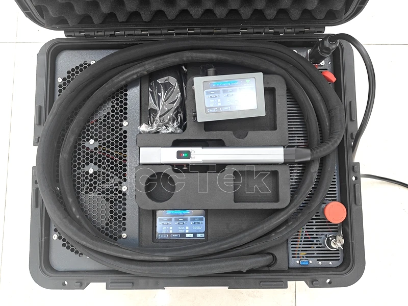 新型連続 1200 ワット空冷レーザー洗浄機スーツケース 1.2kw ハンドヘルドレーザー錆ペイントリムーバークリーナー価格