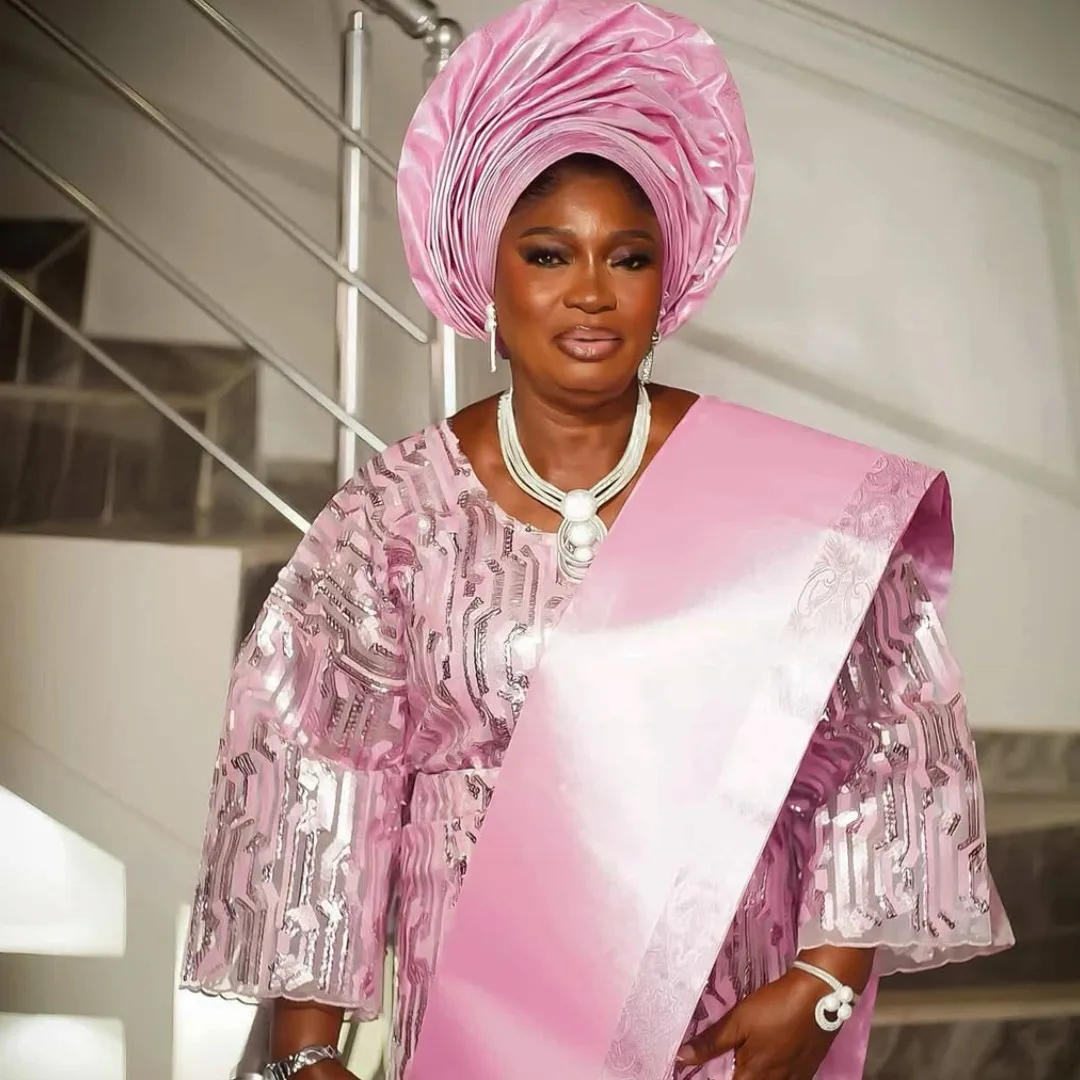 

Nigerian Woman Headtie Grand Swiss Hayes Ipele & Gele Platinum Headwrap For Bridal Outfits Cultural Festival African Style