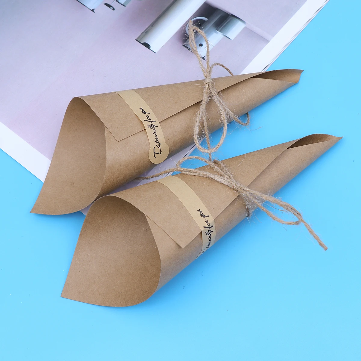 

50pcs Cone Confetti Packaging Barrel Bouquet Wrap Kraft Wrapping Wedding Special Bouquet Wrap Occasions DIY Crafts