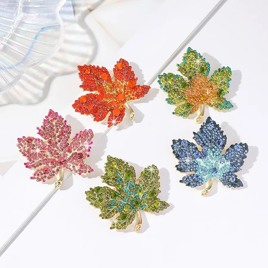 Vintage Large Rhinestone Red Maple Leaf Brooches For Women Men Suit Elegant Crystal Plant Leaves Brooch Pin Luxury Jewelry Gifts